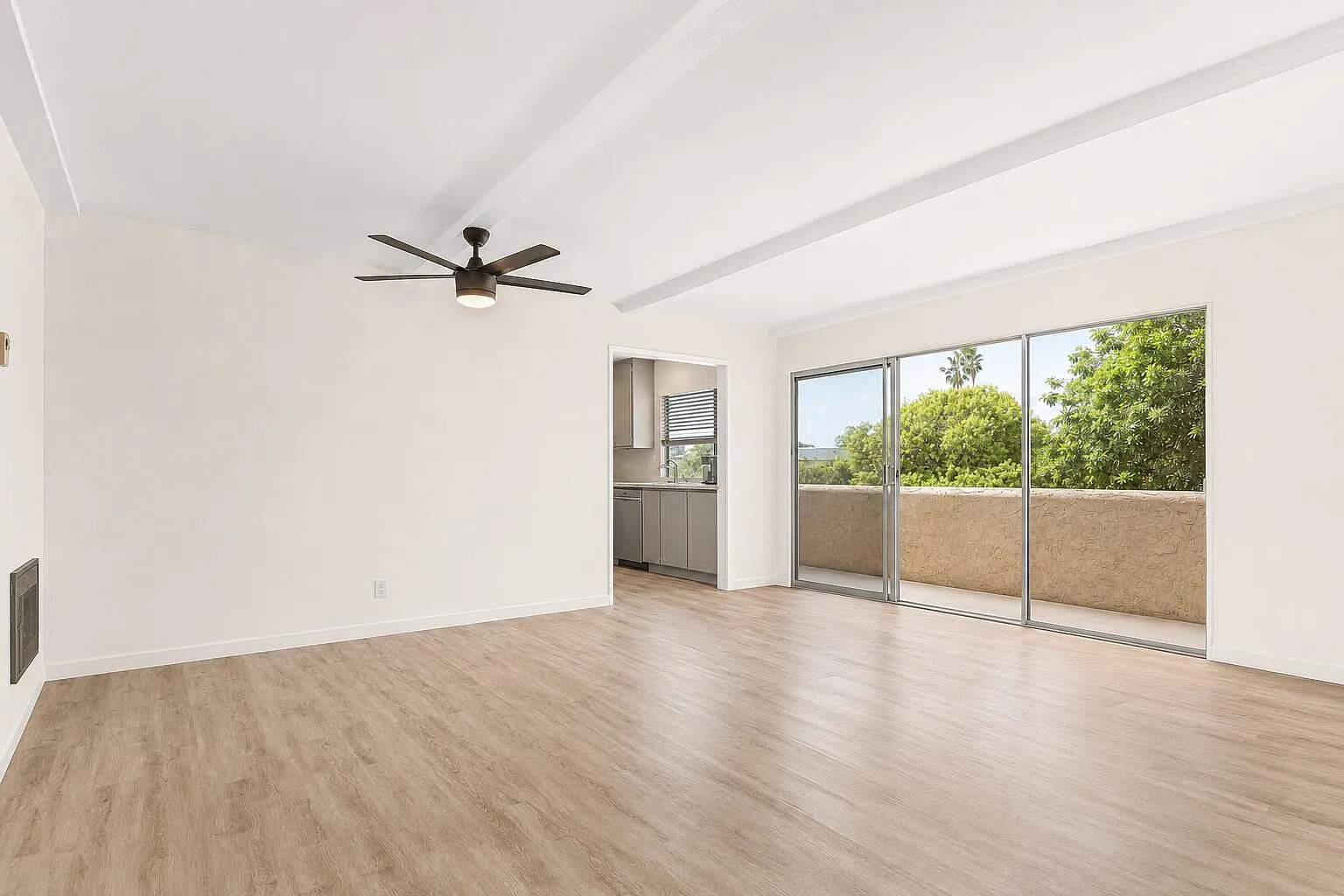 2 bed, 982 sqft, $4,500 — Photo 4