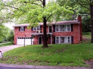 1311 Parkridge Dr, Columbia, MO 65203