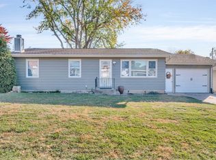 2111 Hughes Dr SW, Cedar Rapids, IA 52404