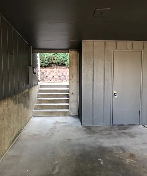1406 E Hays St — Photo 16