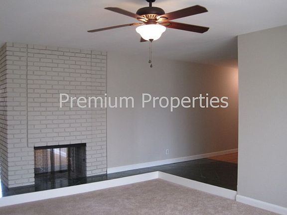 2nd image of 3725 Parkmall Ct