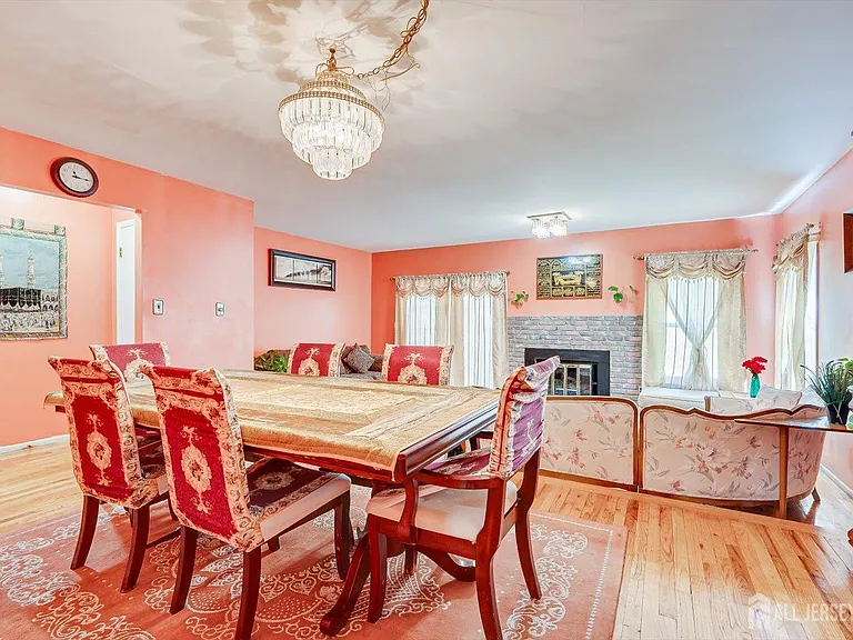7 Buttonwood Dr — Photo 10