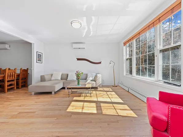 (undisclosed Address), Bronx, NY 10463