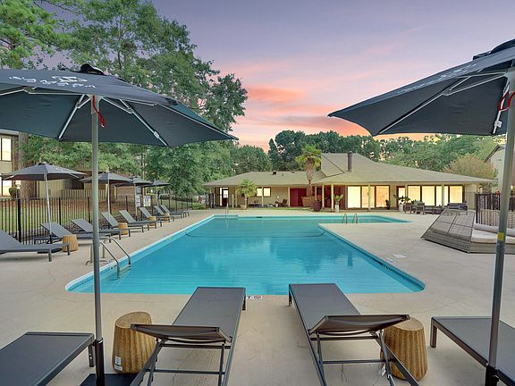 Resort Style Pool