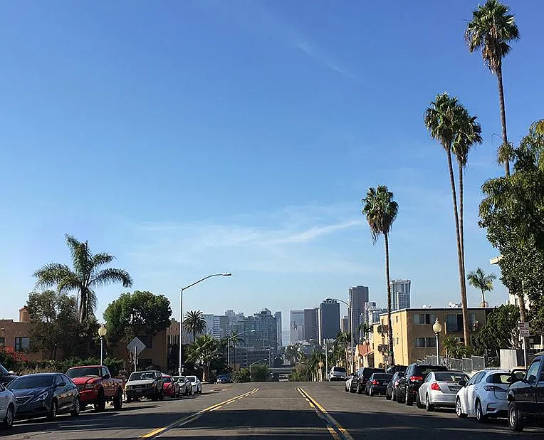 Golden View — Photo 3