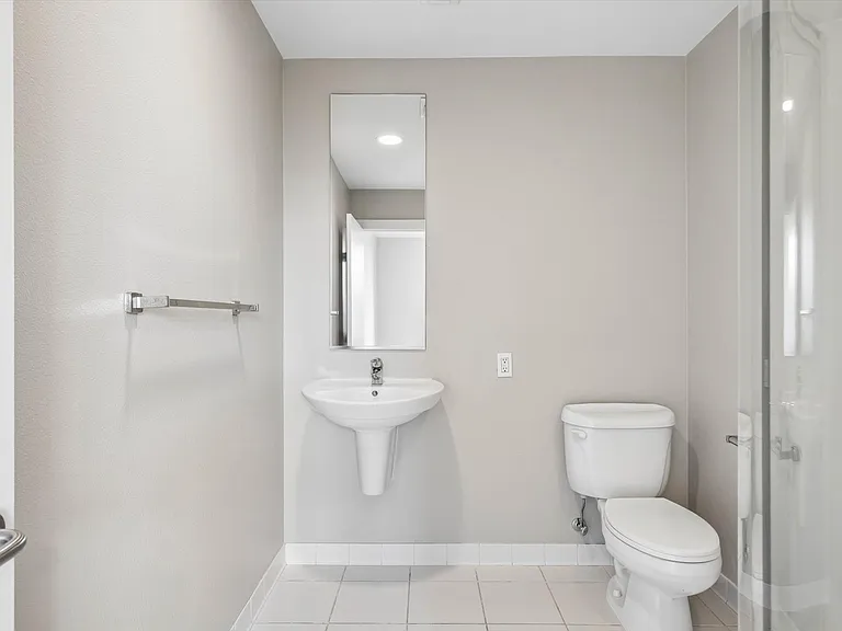 2400 Champa St #5 — Photo 19