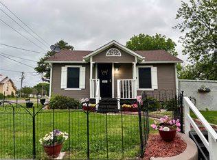 301 E 2nd St, Bonham, TX 75418