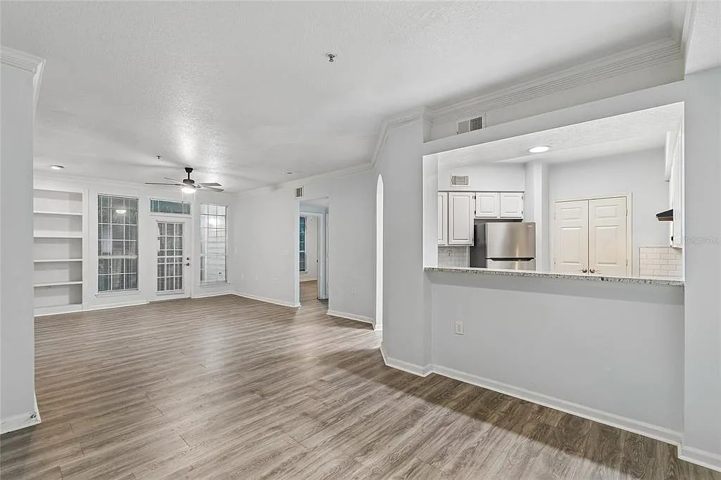 1 bed, 1.0 bath, 964 sqft, $2,000 — Photo 3