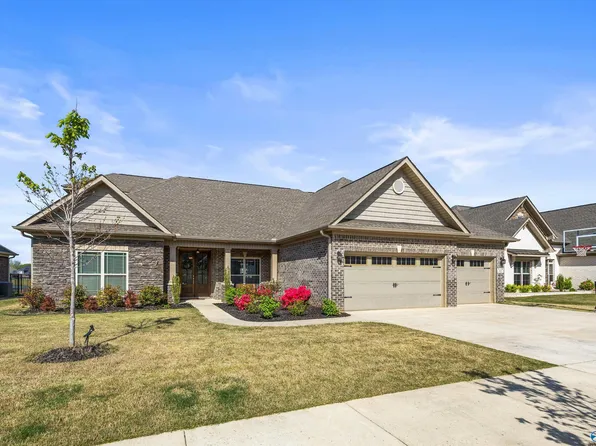 7437 Flint Crossing Cir, Owens Cross Roads, AL 35763