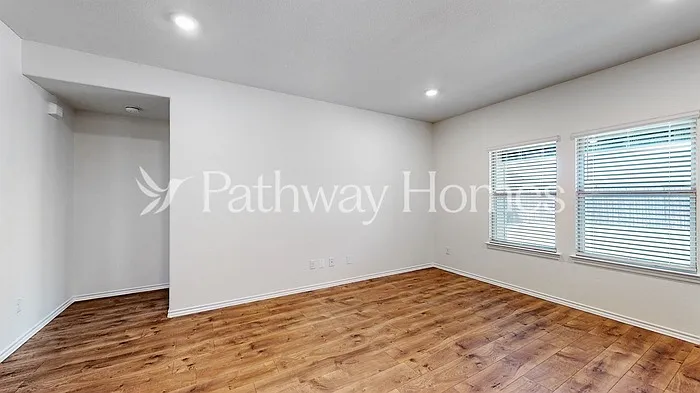 957 English Dr — Photo 4