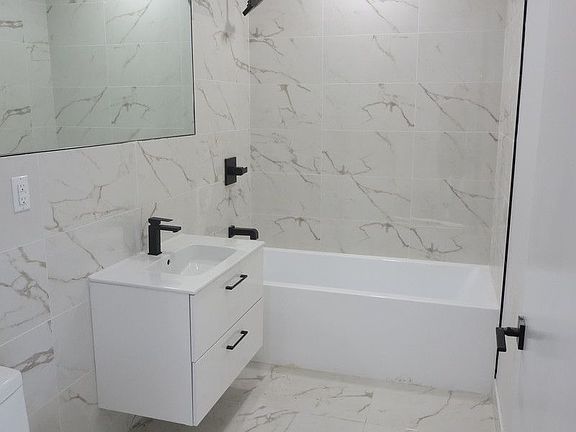 5th image of 428 Wythe Ave #5J