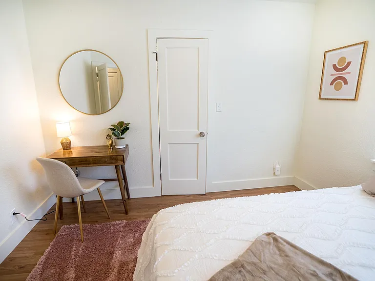 2160 Riverside Ave #7 — Photo 18
