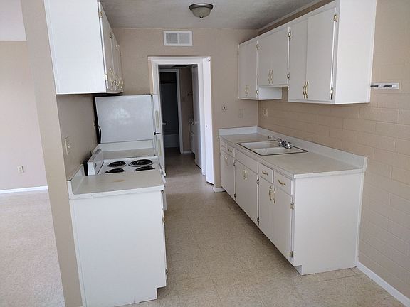 4th image of 1055 N 8th Pl #1067-D