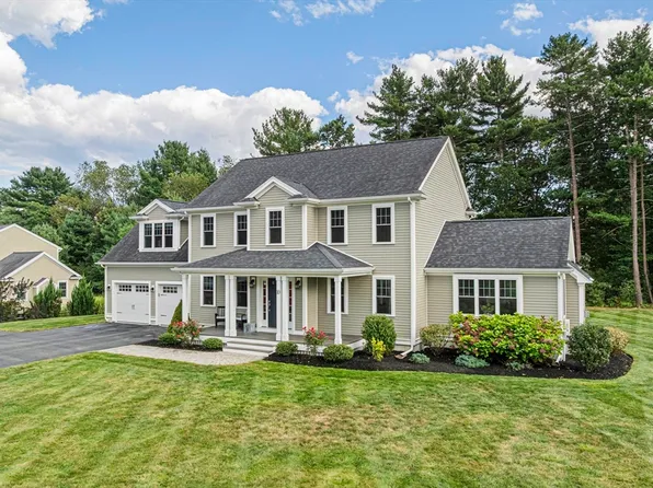 14 Wood Hollow Way, Hanover, MA 02339