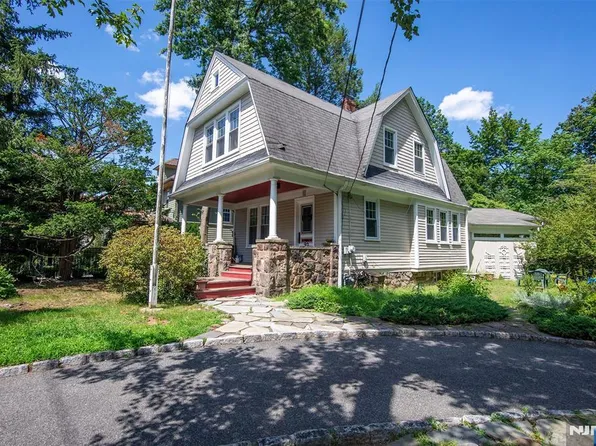 93 W Ivy Ln, Englewood, NJ 07631