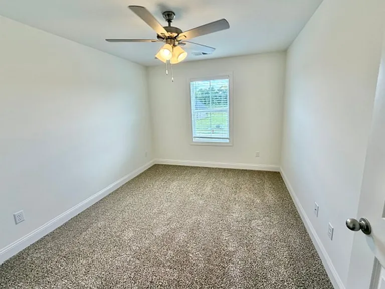 195 Hughetta St — Photo 10