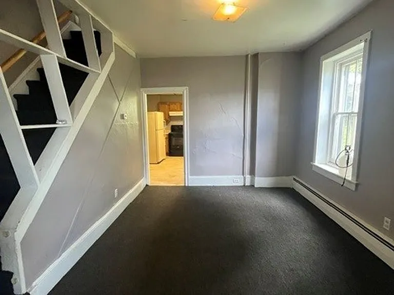 206 N 2nd St — Photo 10