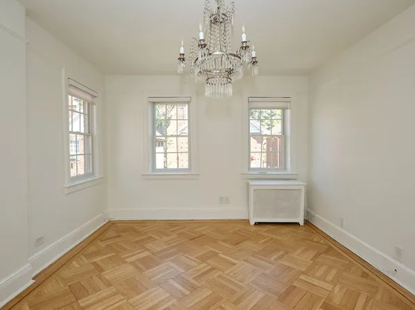 16 Colonial Gardens image 14 of 40