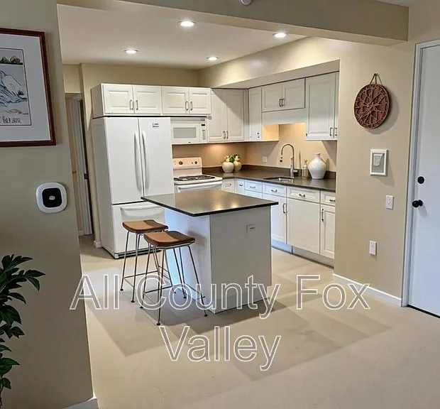 600 W Russell St #306 — Photo 5
