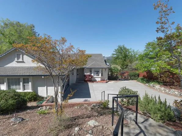 12401 Morning Mist Ln, Auburn, CA 95602