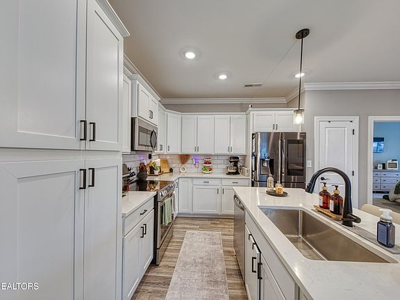5th image of 1547 Spring Berry Ln
