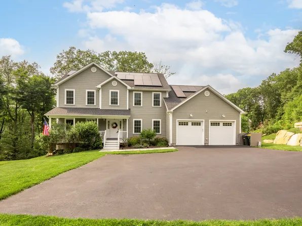13 Spruce Ridge Drive, New Fairfield, CT 06812