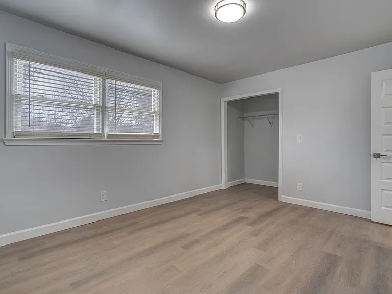 105 Tee Street — Photo 9