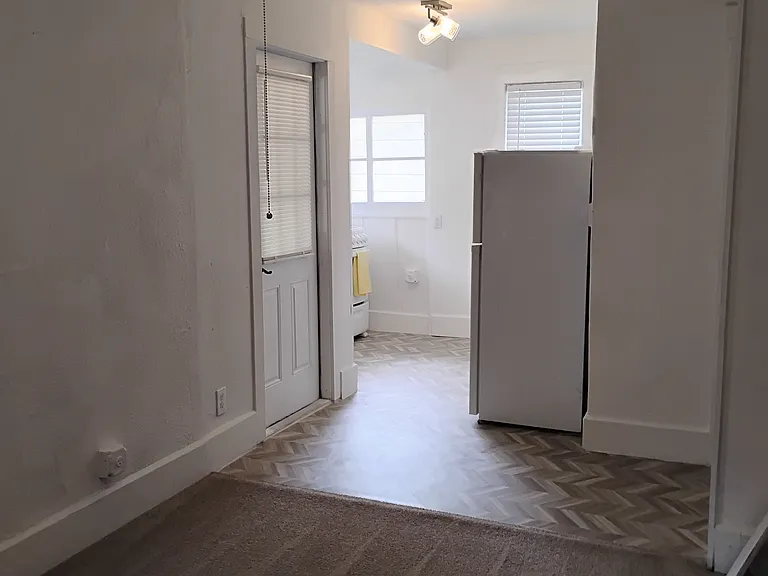 4834 Taylor St N — Photo 7