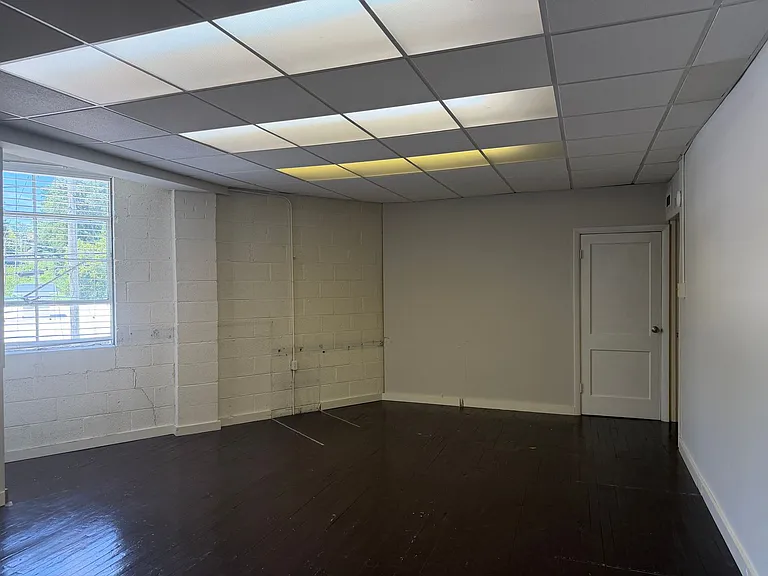 2202A Hollins Mill Rd — Photo 9