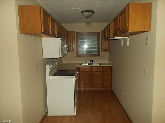 5th image of 631 Case Ave