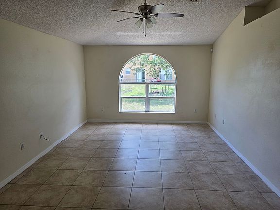 4th image of 15 Catalina Ct