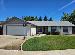 1998 E Toledo Ave, Tulare, CA 93274