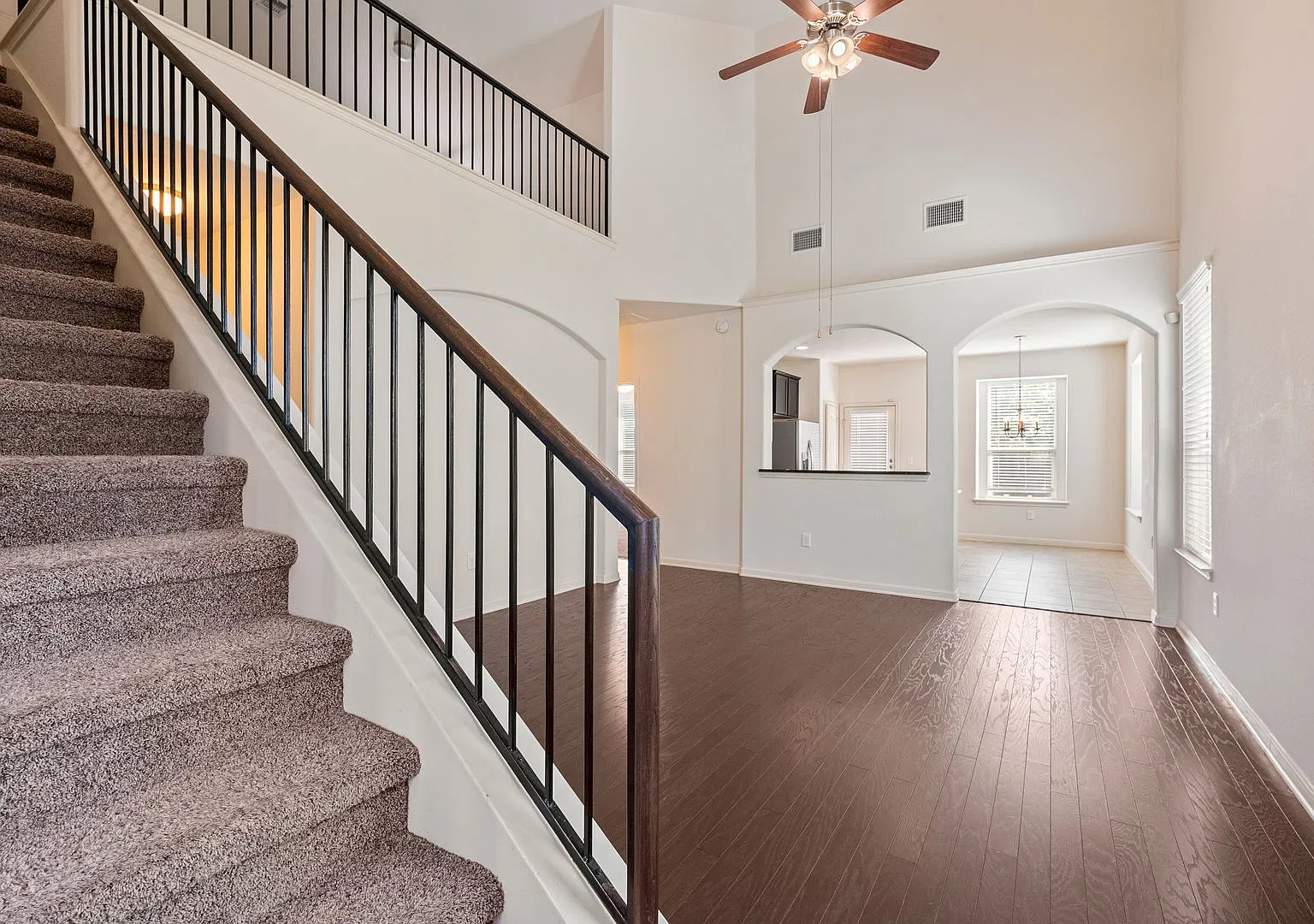 Incredible 3 Bed/2.5 Bath 2-Story home in NE Austin! — Photo 4