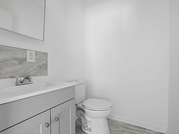 5th image of 3565 Evergreen Ave