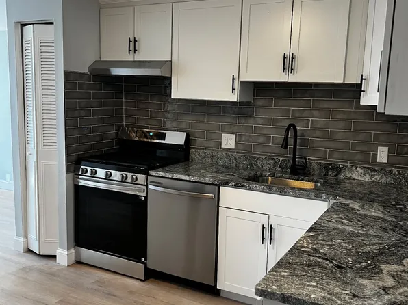 367 Hildreth St APT 36, Lowell, MA 01850