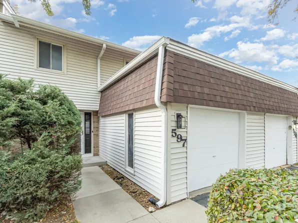597 Eric Way, Bolingbrook, IL 60440