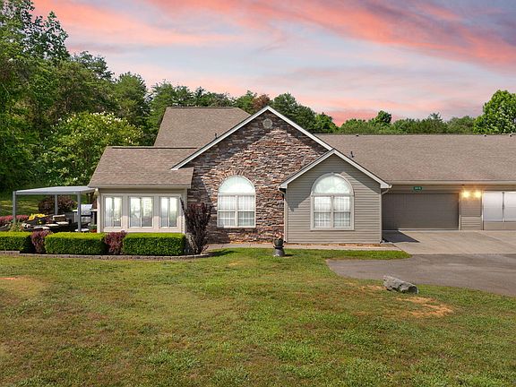 2nd image of 413 Deer Lake Pl