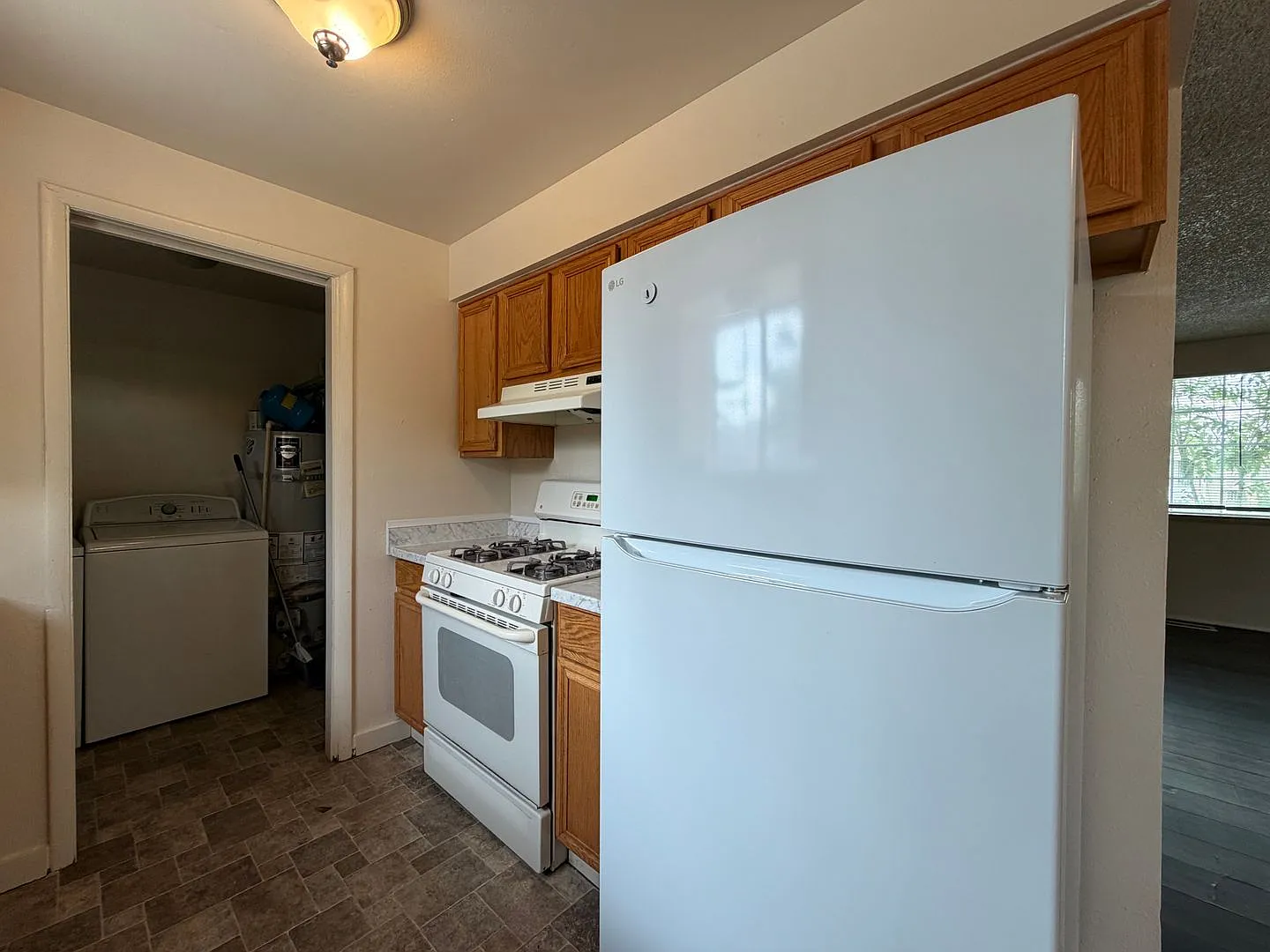 Charming 3 Bedroom 2 Bathroom 1 Car Garage Fernley Home — Photo 4