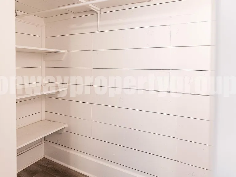 1404 Clifton St — Photo 8