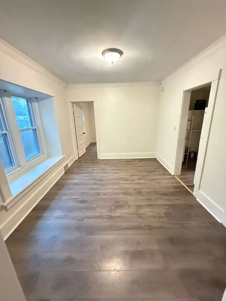 1 bed, $1,000 — Photo 2