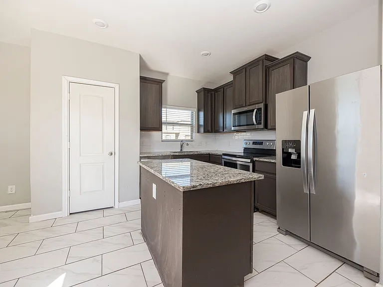 208 Harvey St — Photo 21