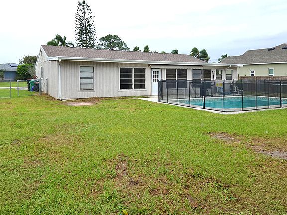 5th image of 1909 SE Sandia Drive SE
