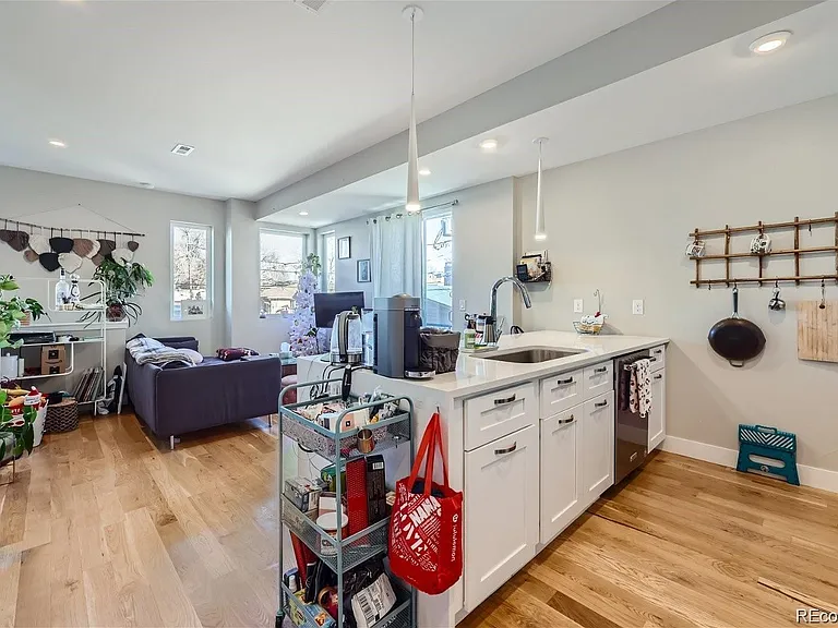 1272 Yates St #6 — Photo 10