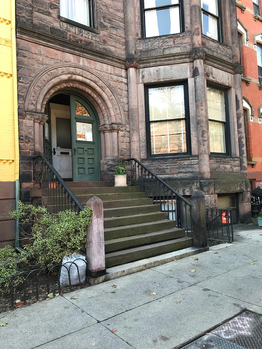 Photo 1 of 30 - 304 State St #2 - Albany, NY Primary Photo - 304 State St #2
