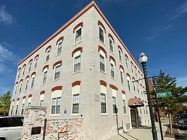 54 S Broadway St #15 — Photo 10
