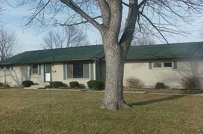 1st image of 504 Thomas Ave