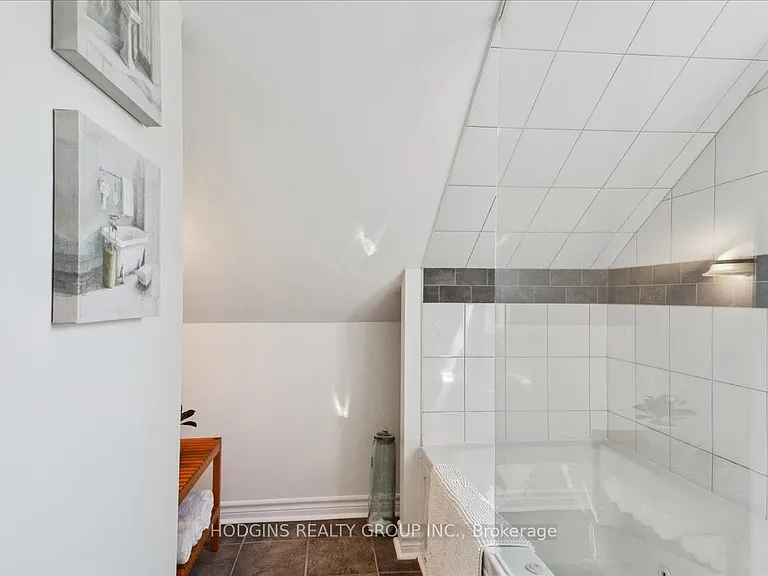 65 Mineola Rd E #UPPER — Photo 13