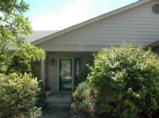 520 Pioneer Dr, Saint Peters, MO 63376