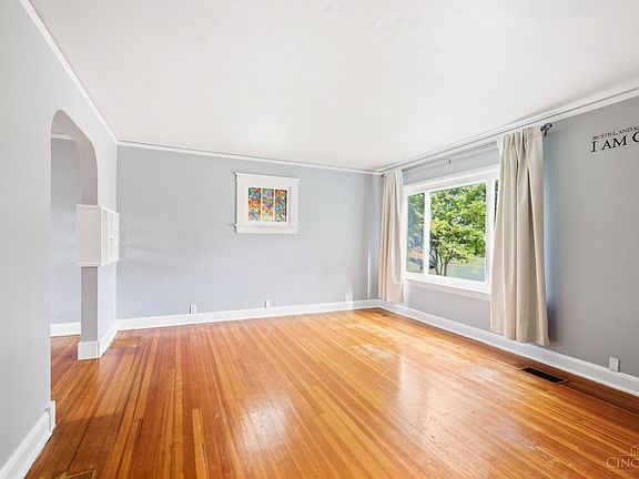 4th image of 417 N E St