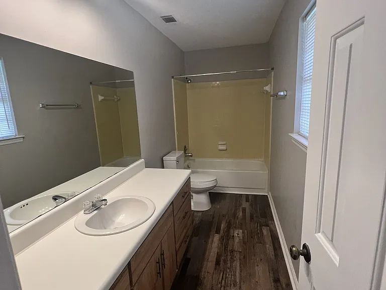 1103 Hickory St — Photo 31